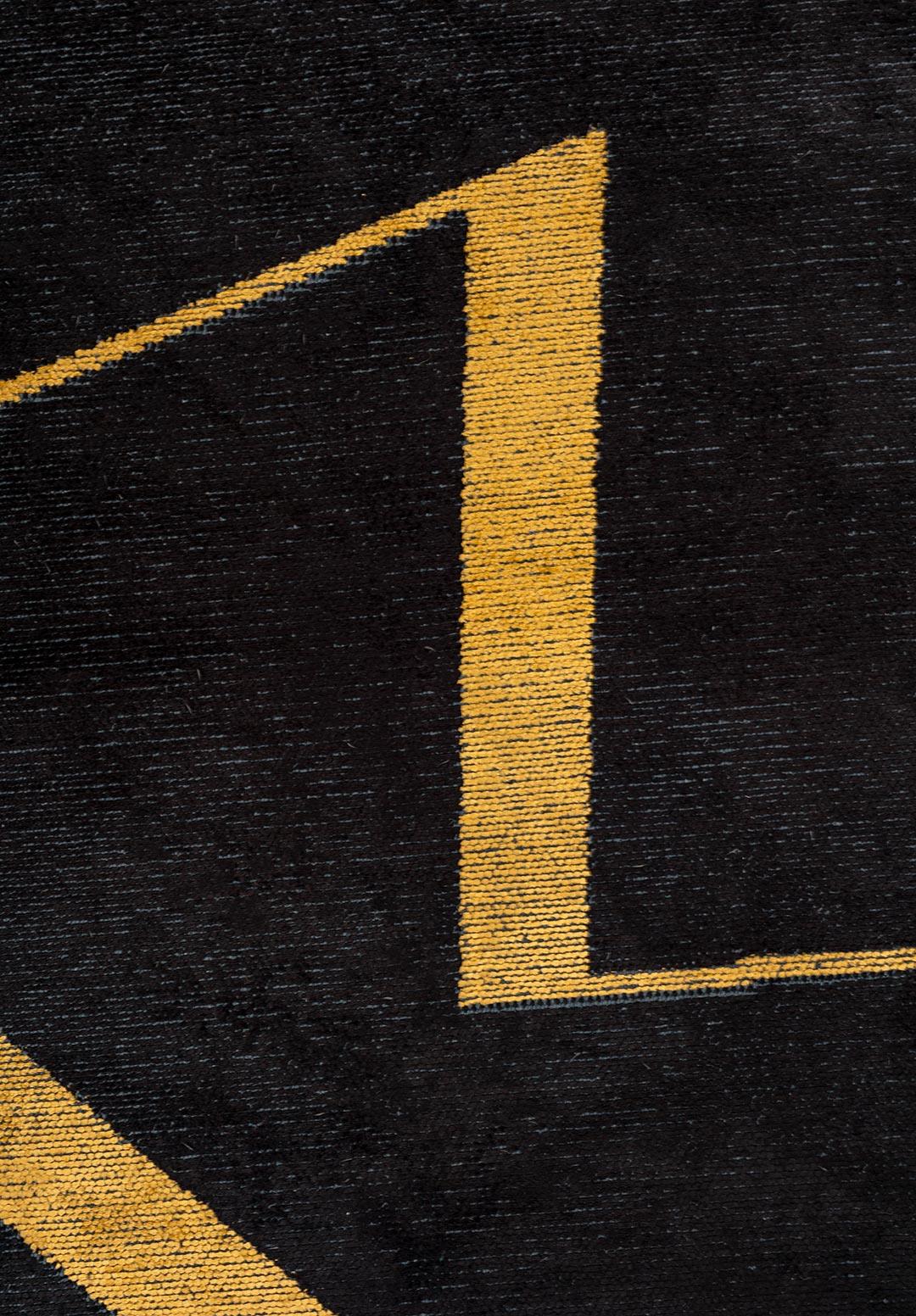 PIPE BLACK - GOLD RUG