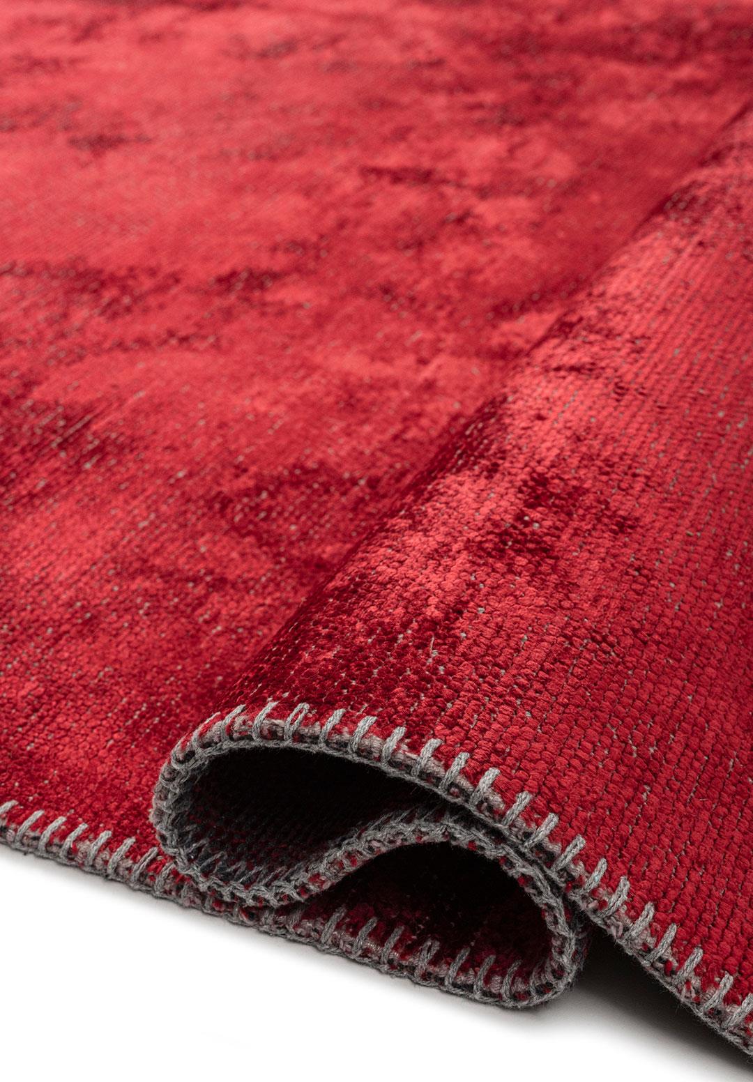 PLAIN RED (M) RUG