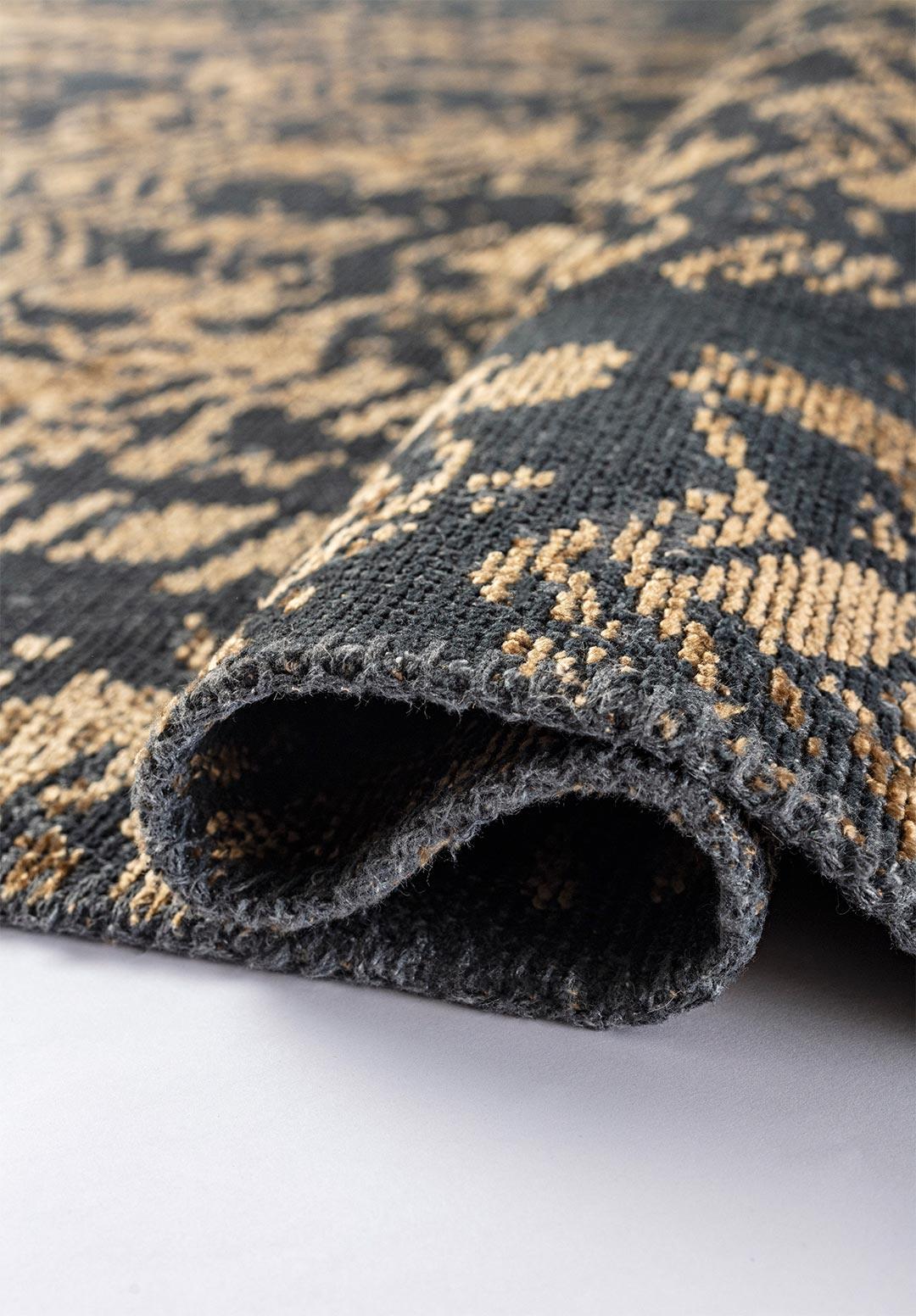 TERAMO MATTE BLACK - LIGHT BROWN RUG