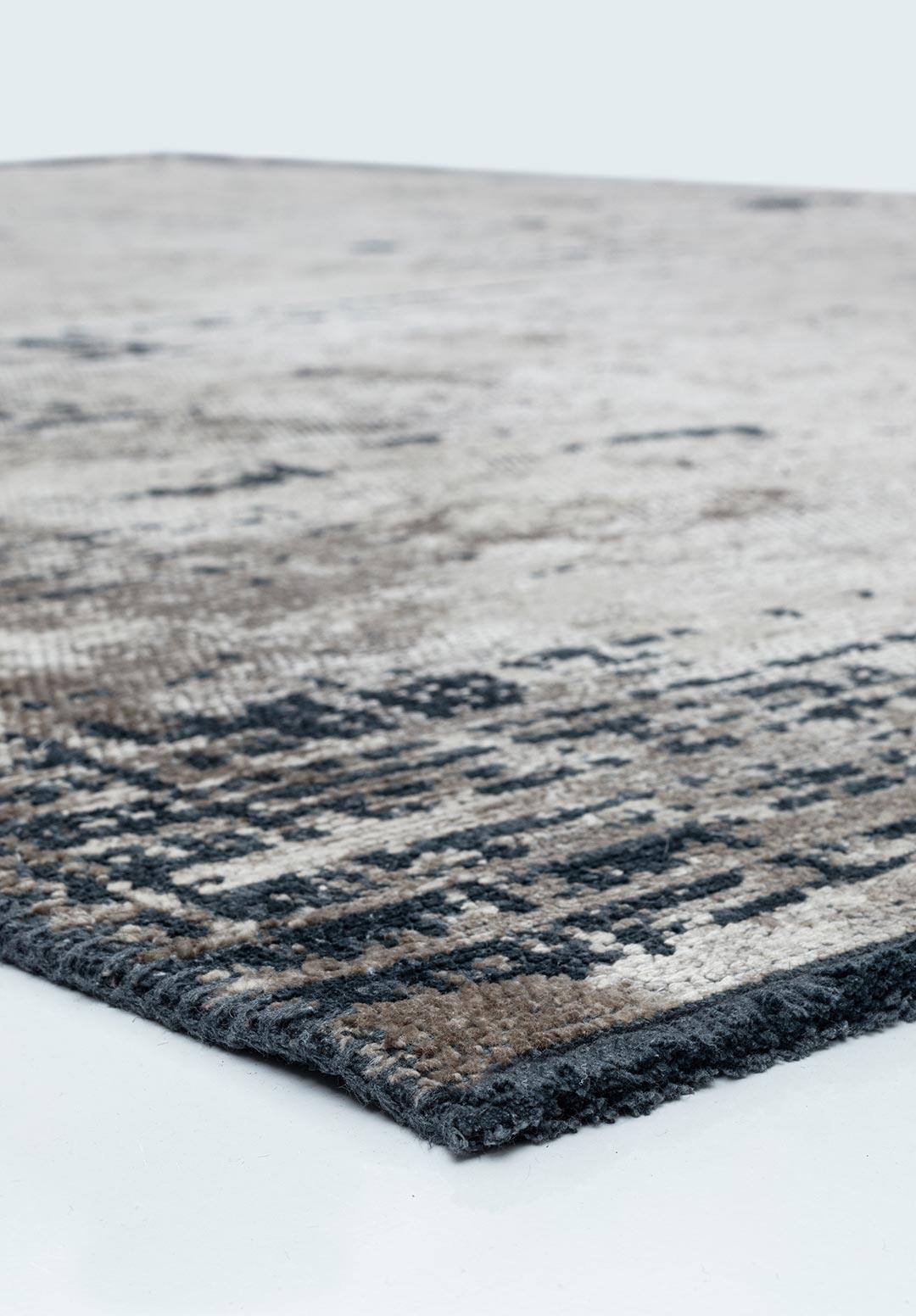 SPACE BEIGE - MATTE BLACK RUG
