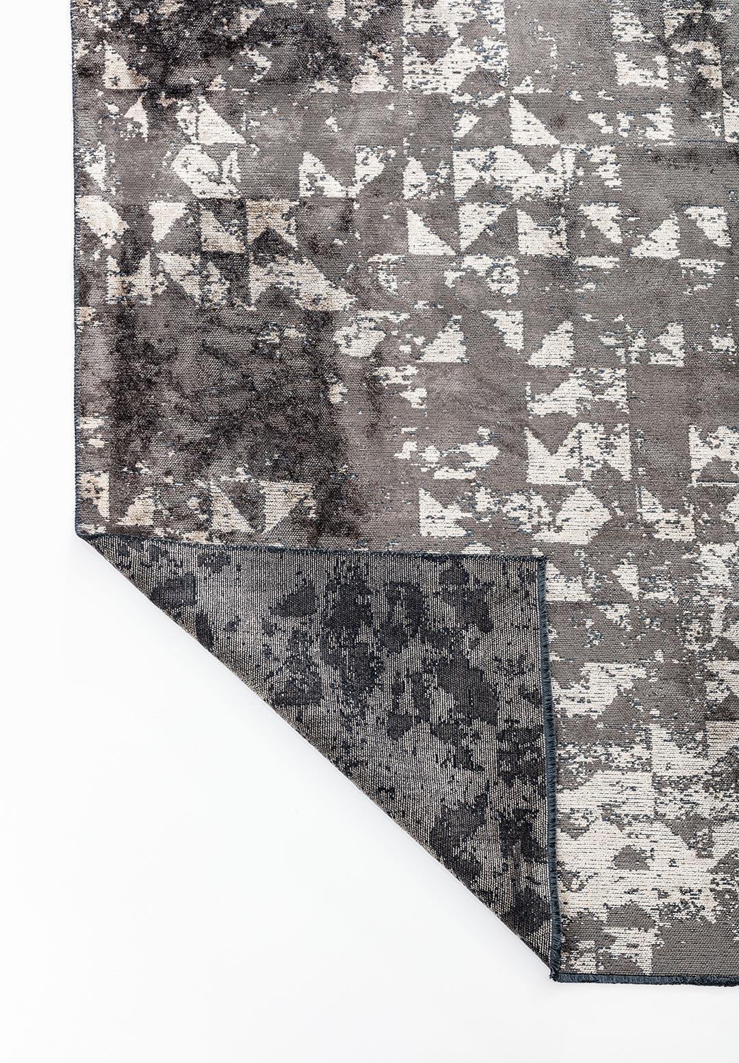 TRIANGLE ANTHRACITE - BEIGE RUG