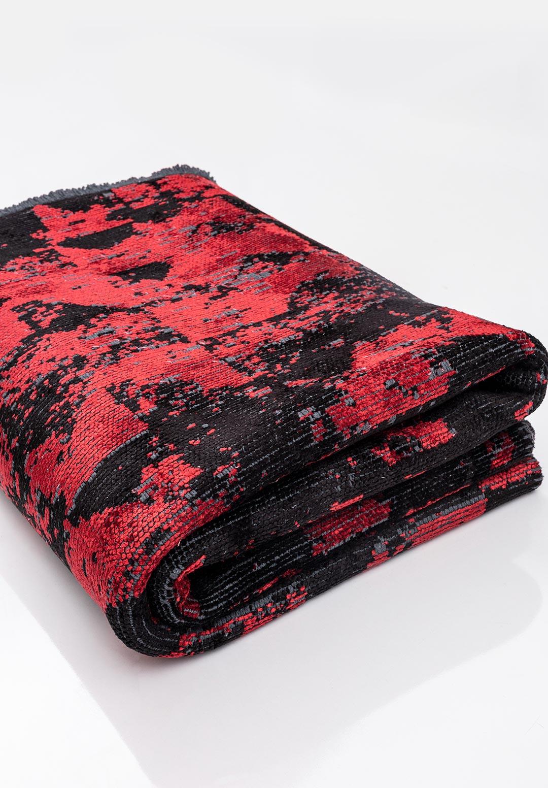 TRIANGLE BLACK - RED RUG