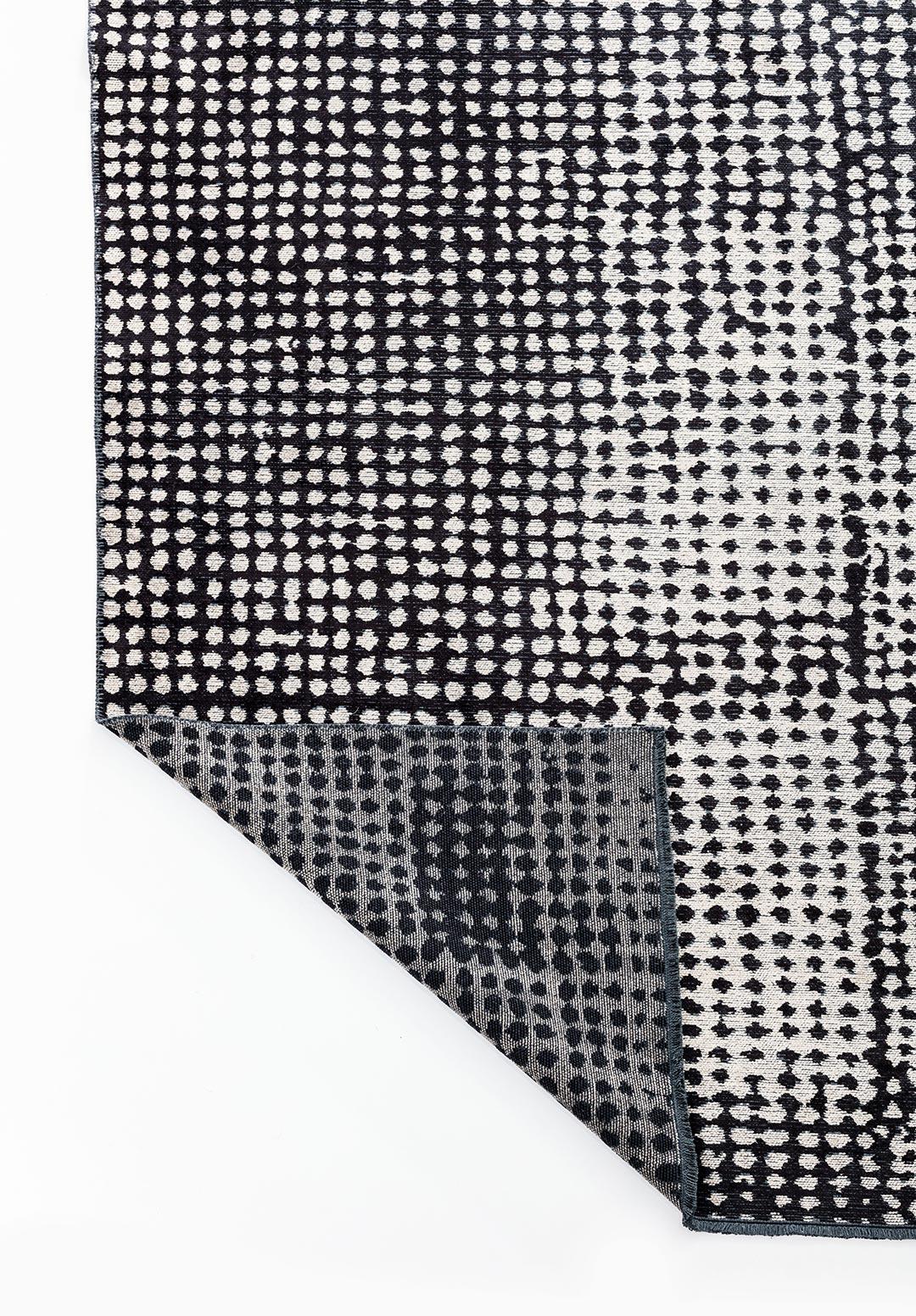 DOTS BLACK - CREAM RUG
