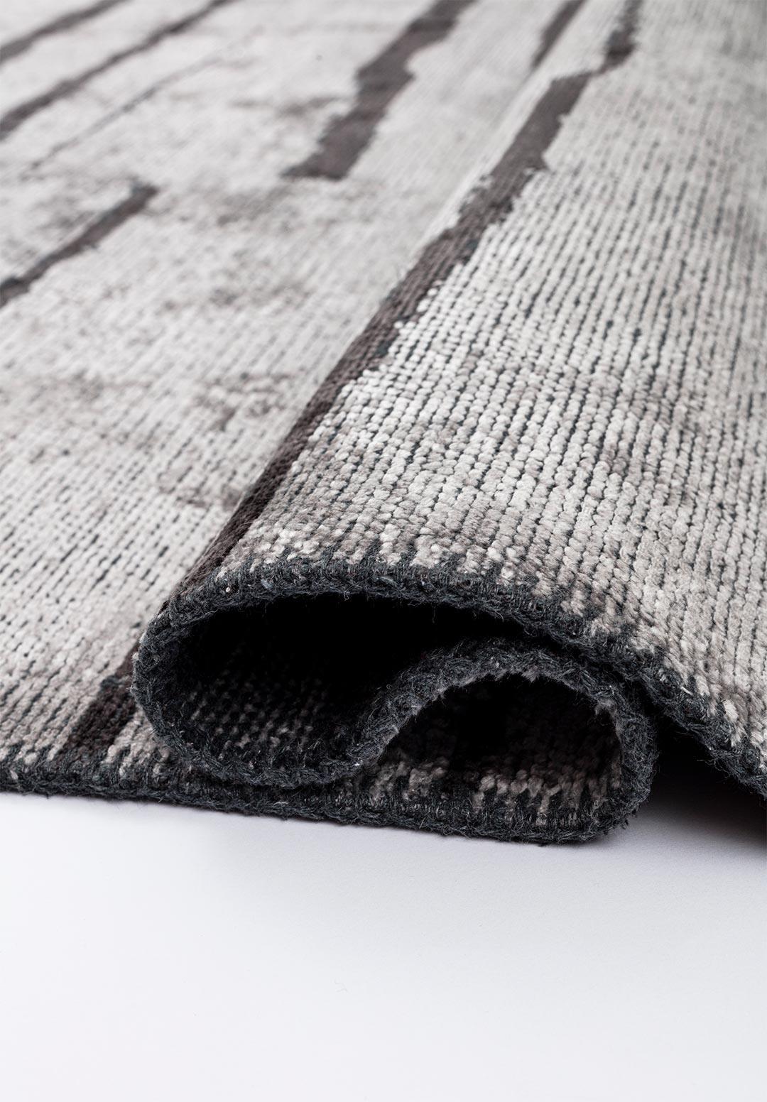 FLOW CHARCOAL - GREY RUG