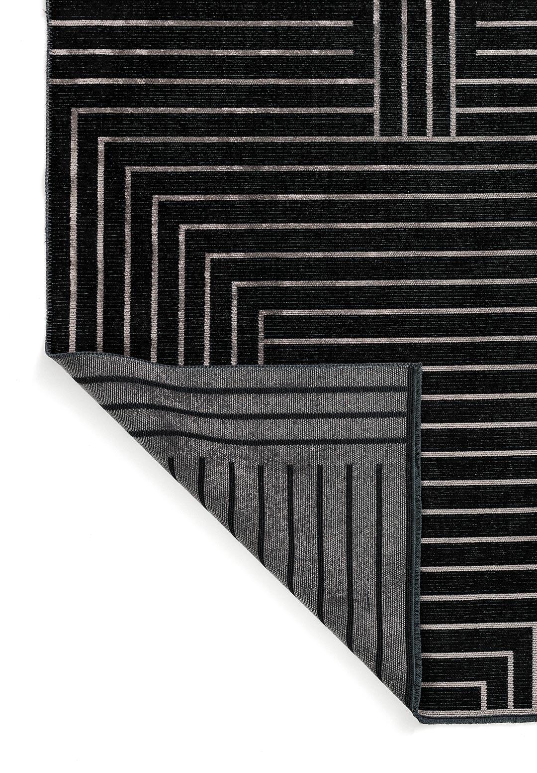 TRAP LIGHT GREY - BLACK RUG