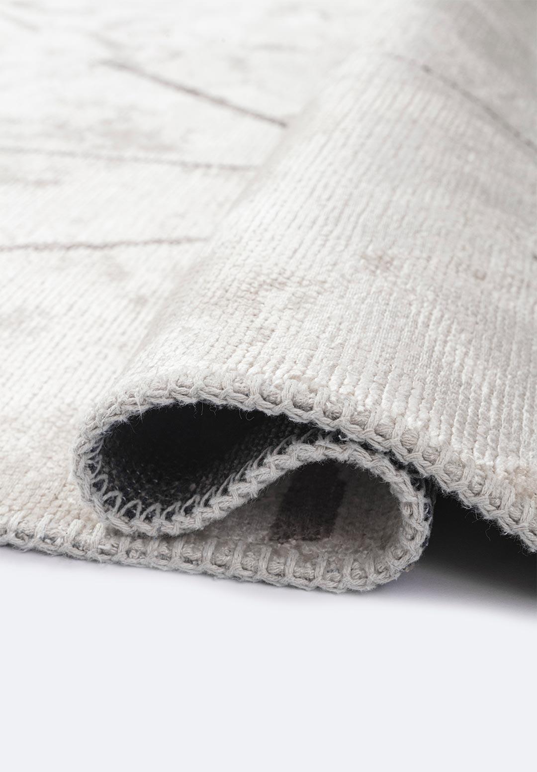 SQUARE ECRU - DARK GREY RUG