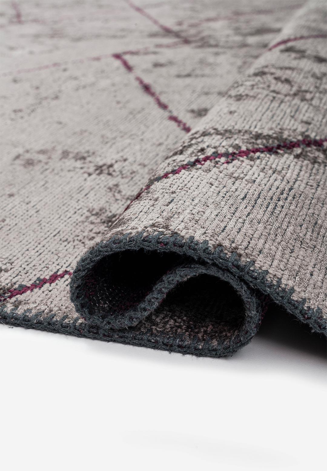SPIDER DARK DAMSON - DARK GREY RUG