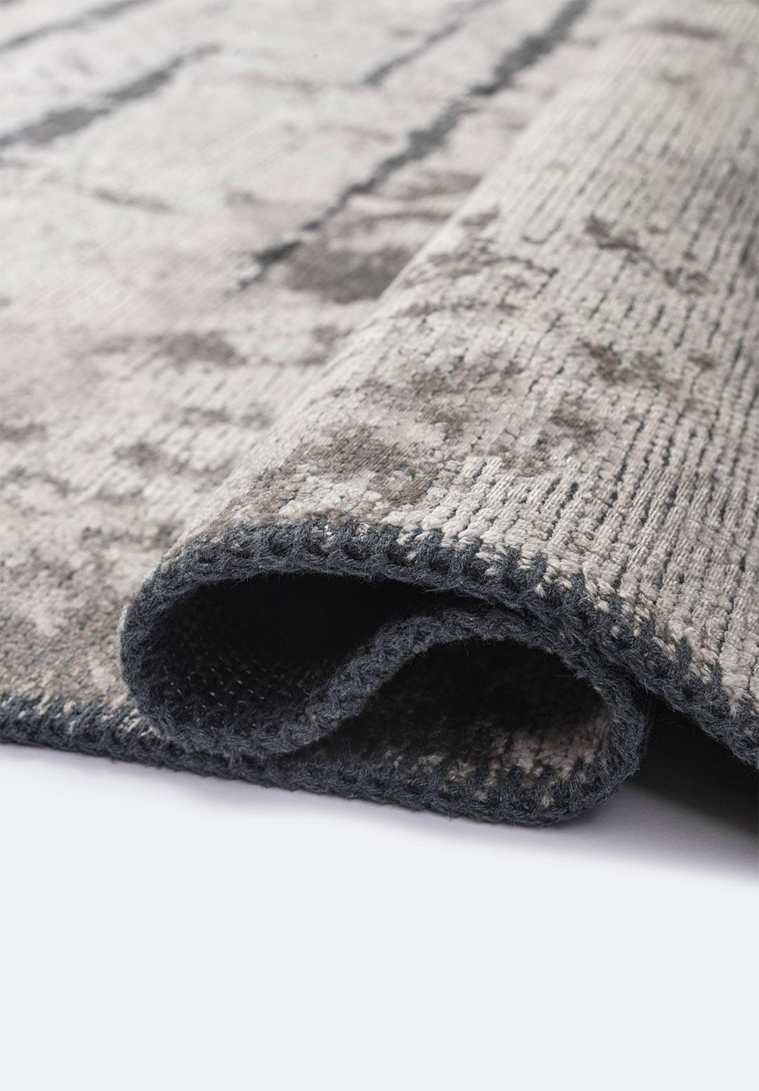 SPLIT CHARCOAL - CREAM RUG