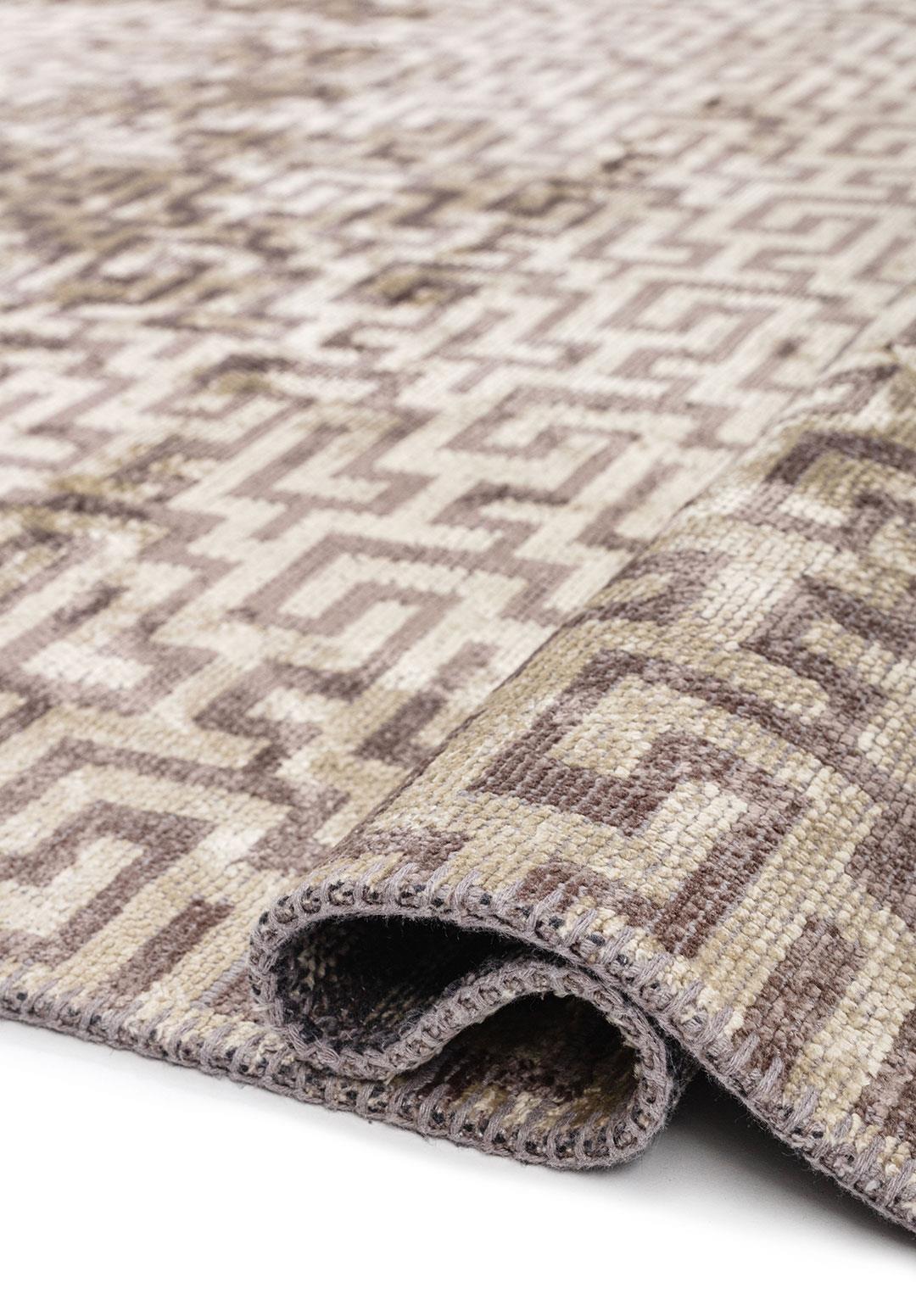 CATERPILLAR DARK GREY - CREAM RUG