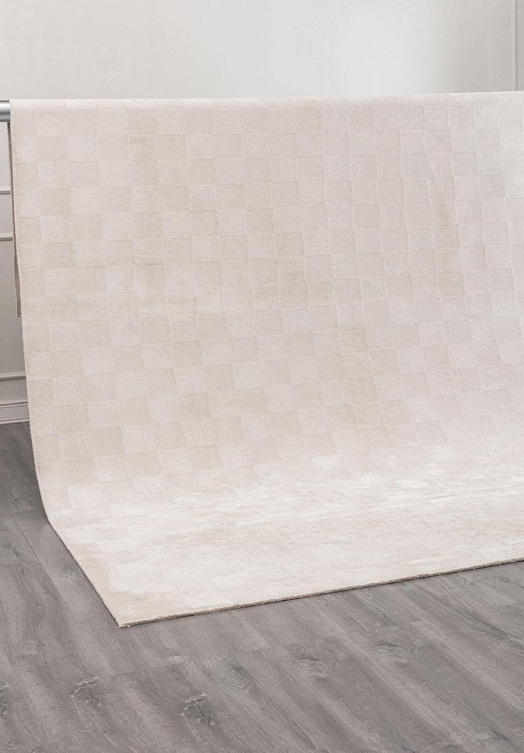 CHECKERS ECRU RUG