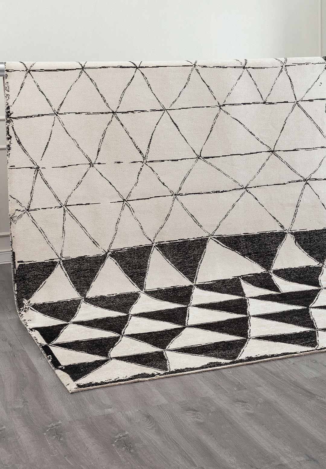 SIERRA BLACK - ECRU RUG