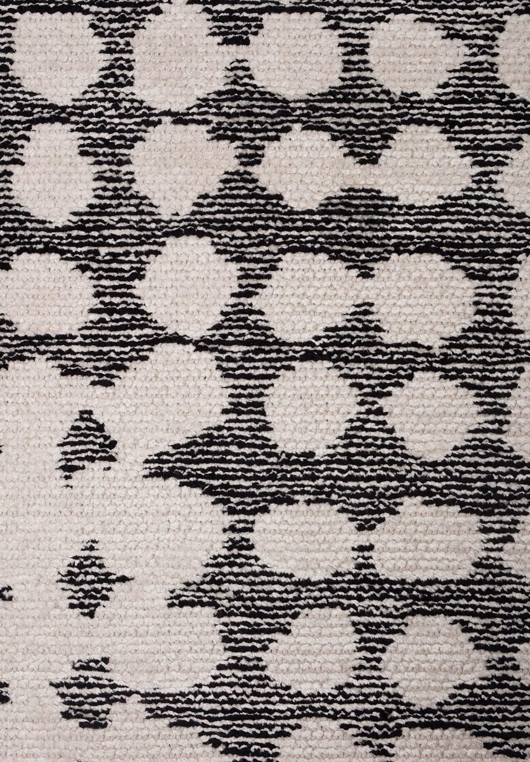 DOTS BLACK - ECRU RUG