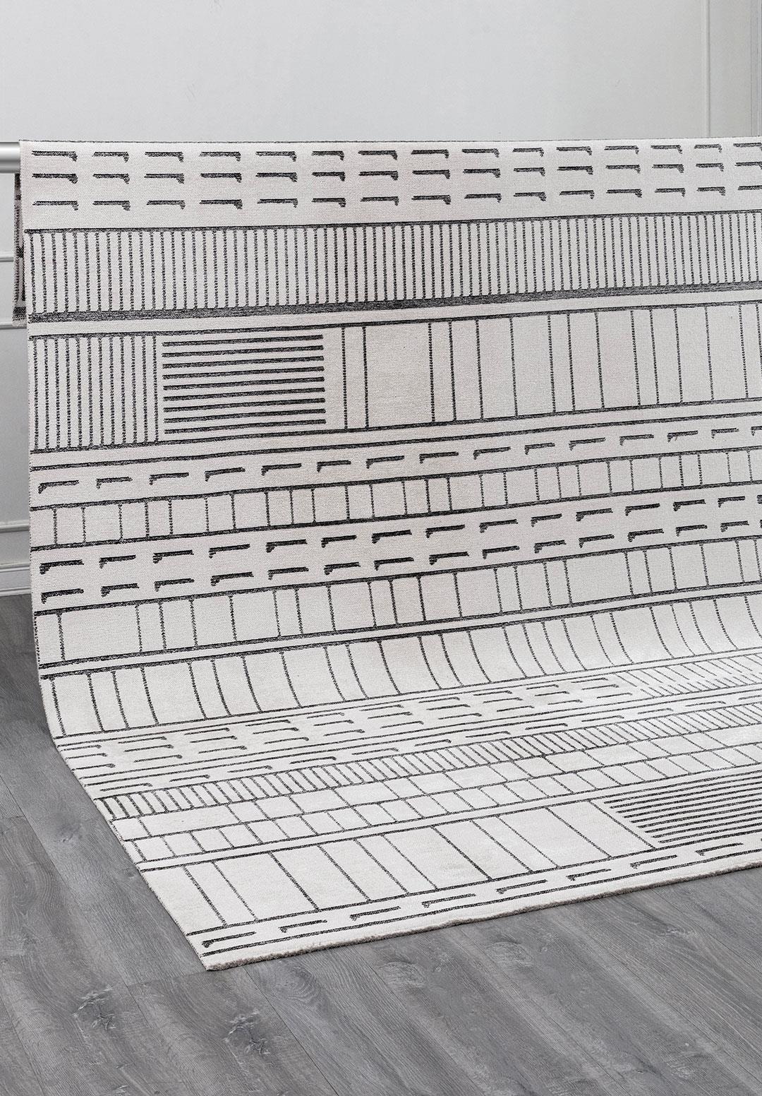 INFINITY BLACK - ECRU RUG