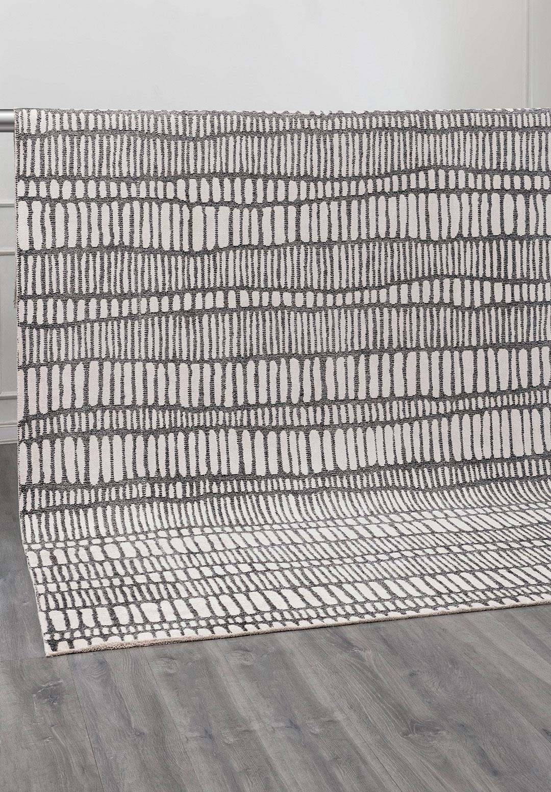 TEMPO BLACK - ECRU RUG