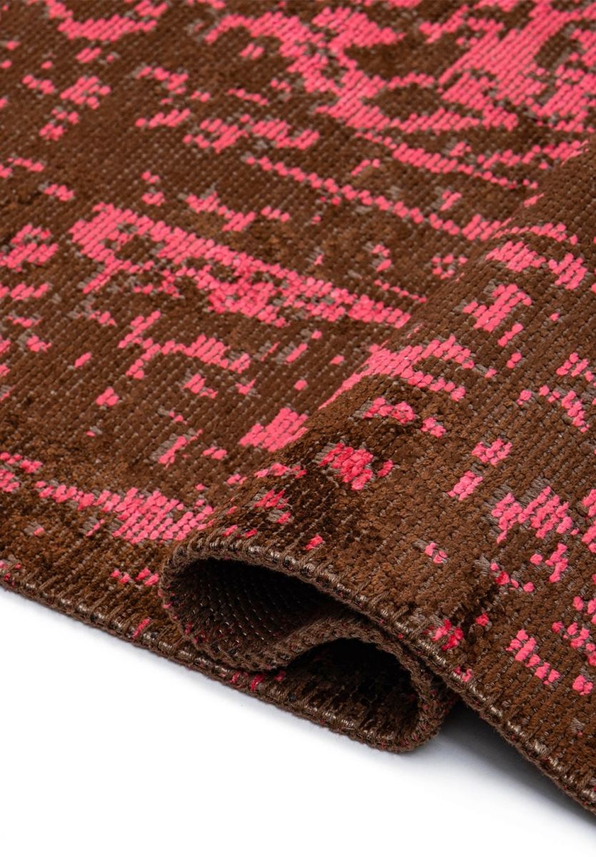 MEDALLION DARK BROWN - FUSCHIA RUG