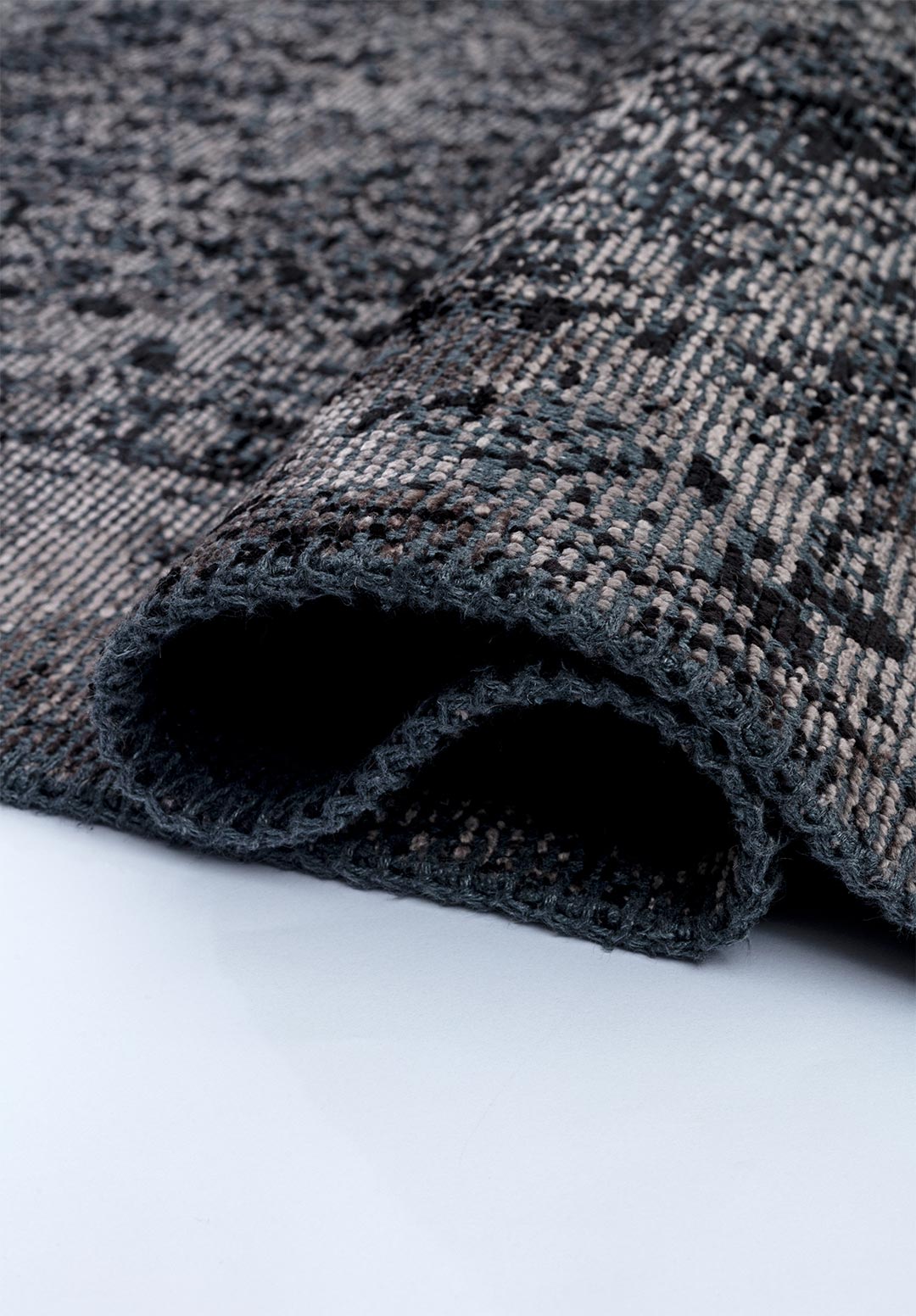 HERITAGE DARK GREY - BLACK RUG