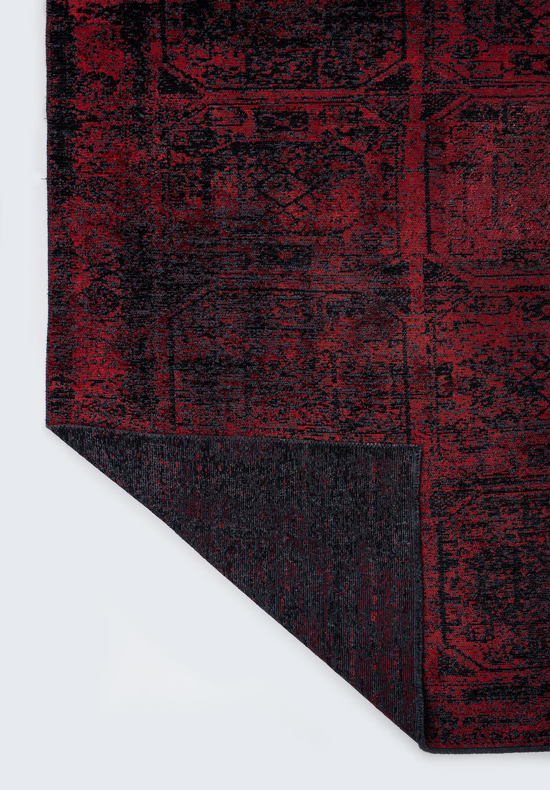 TILE BLACK - RED RUG