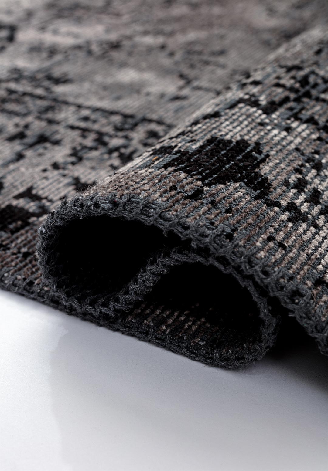 IVY GREY - Чёрный Ковер