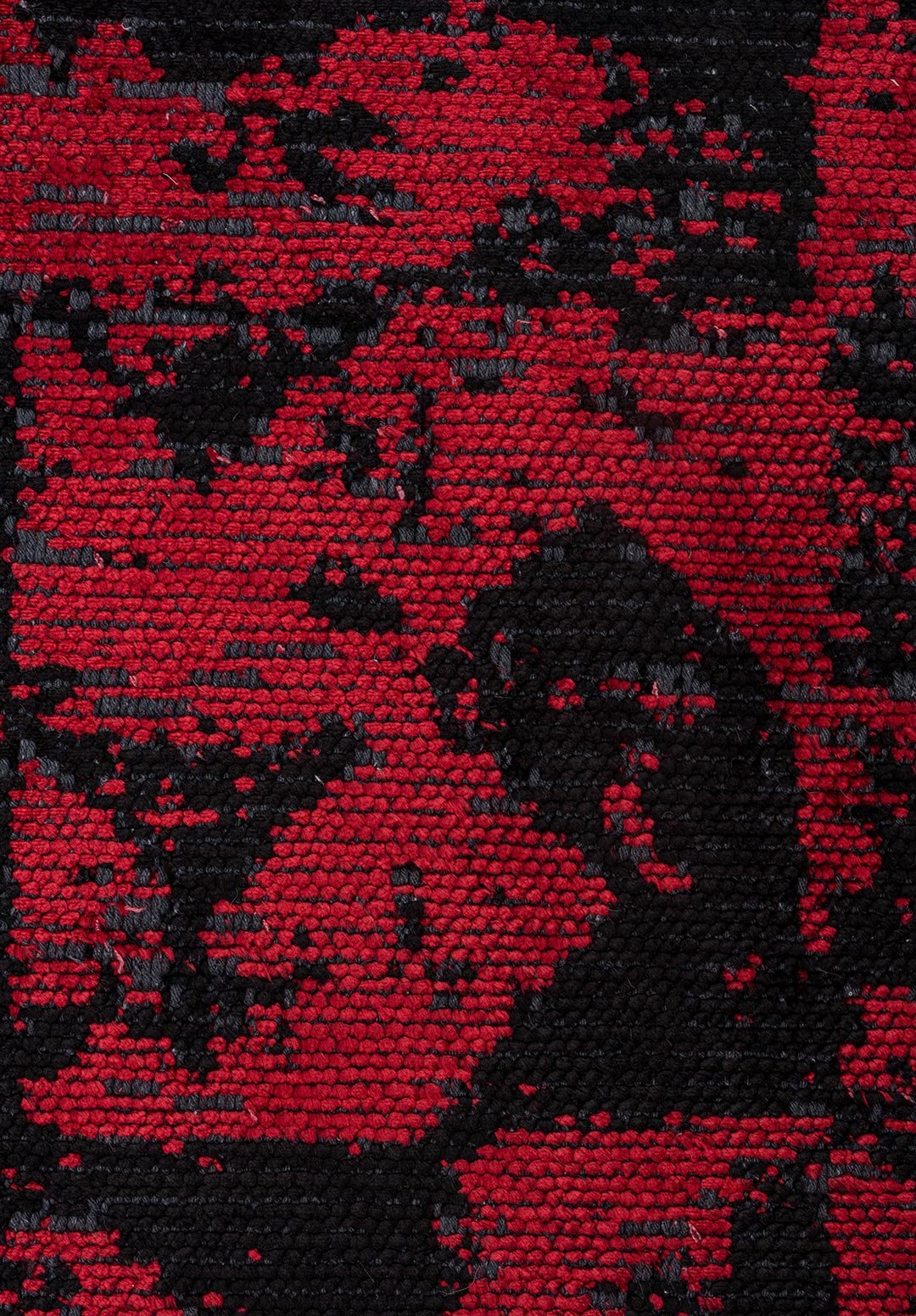 TRIANGLE BLACK - RED RUG