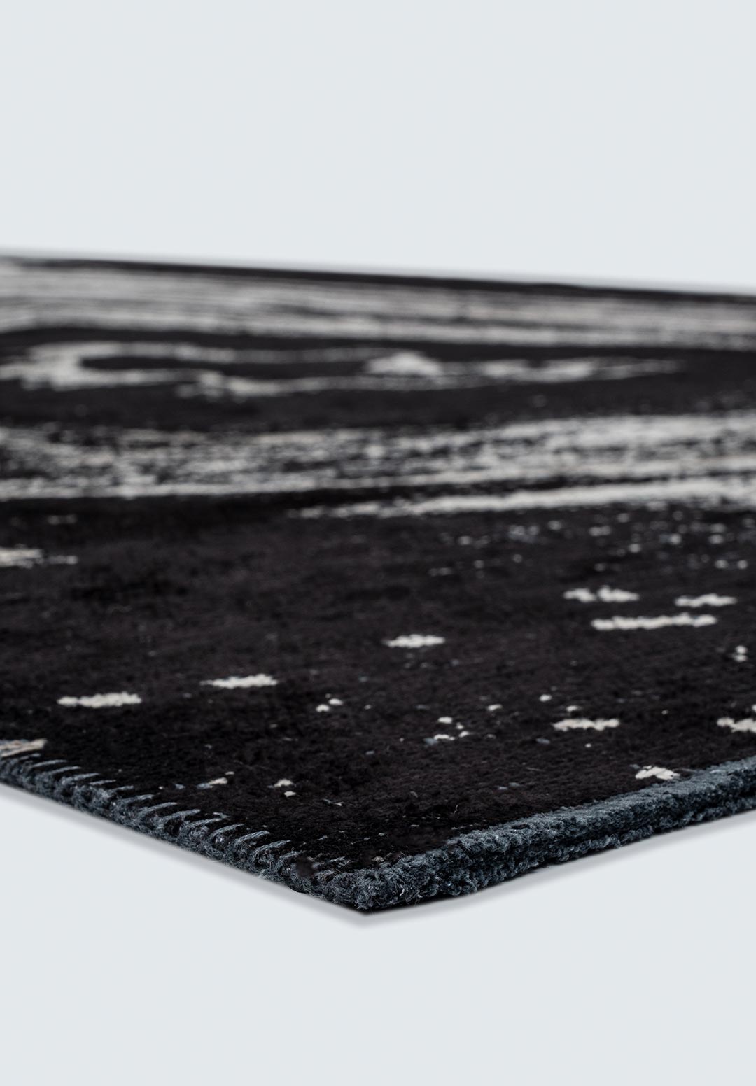 SMOKE CREAM - BLACK RUG