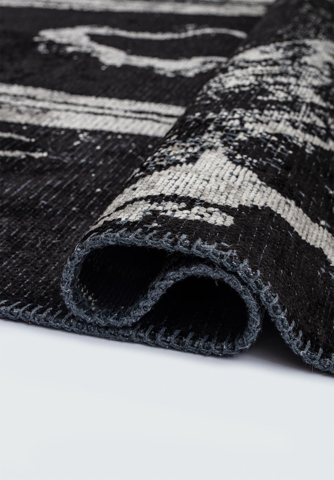 SMOKE CREAM - BLACK RUG